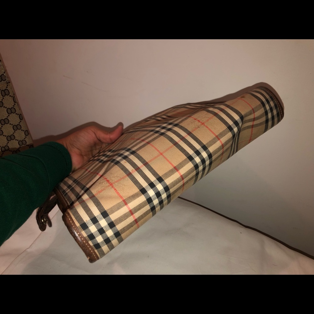 Burberrys - Picture 7 of 7